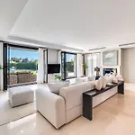 Vila Vacation I Milka, Frontline Golf, Giant Private Heated Pool, Close To High-end Restaurants, 8min Puerto Banus, Cine Marbella