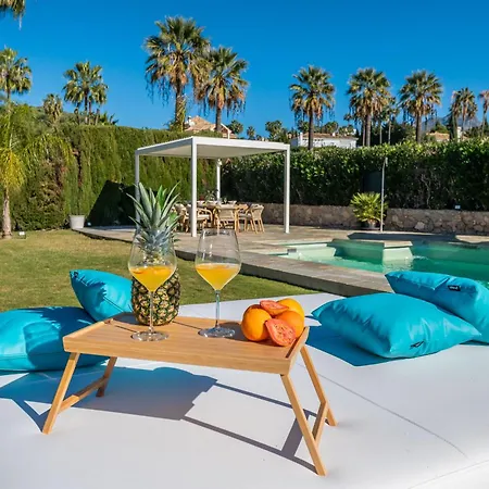 Villa Vacation I Milka, Frontline Golf, Giant Private Heated Pool, Close To High-end Restaurants, 8min Puerto Banus, Cine