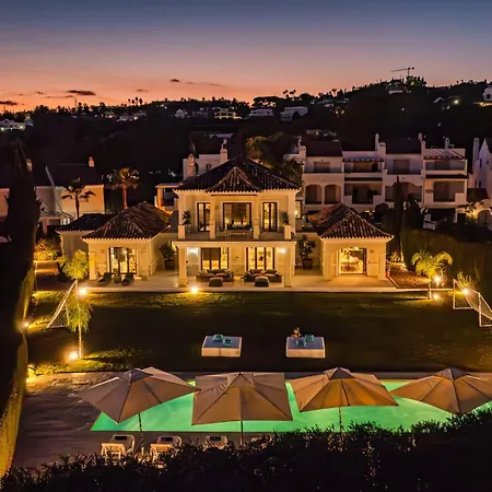 Villa Vacation I Milka, Frontline Golf, Giant Private Heated Pool, Close To High-end Restaurants, 8min Puerto Banus, Cine Marbella