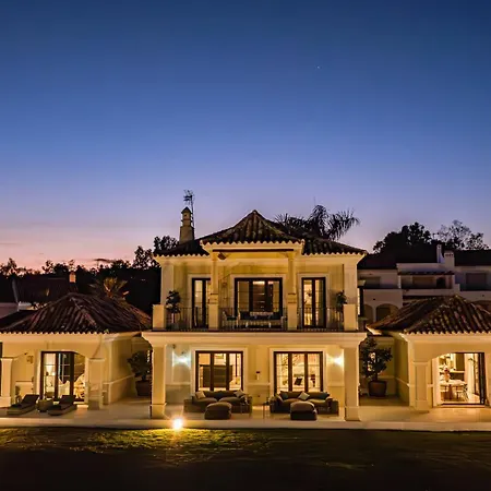 Villa Vacation I Milka, Frontline Golf, Giant Private Heated Pool, Close To High-end Restaurants, 8min Puerto Banus, Cine