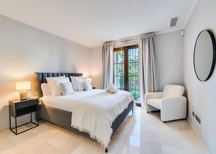 Willa Vacation I Milka, Frontline Golf, Giant Private Heated Pool, Close To High-end Restaurants, 8min Puerto Banus, Cine *