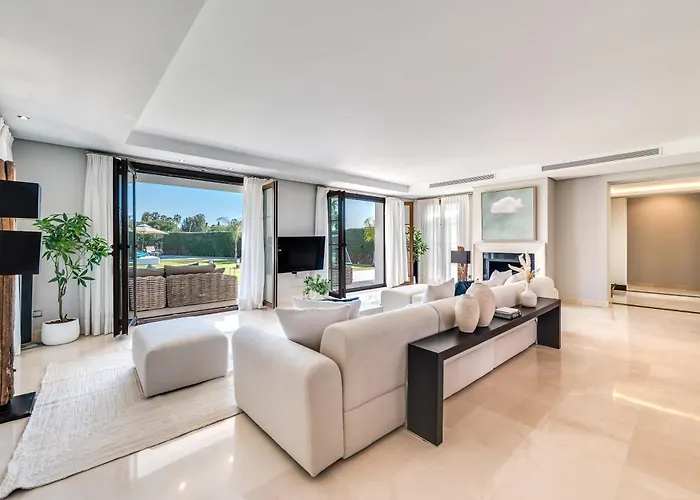 Willa Vacation I Milka, Frontline Golf, Giant Private Heated Pool, Close To High-end Restaurants, 8min Puerto Banus, Cine Marbella