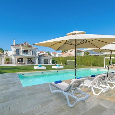 Villa Vacation I Milka, Frontline Golf, Giant Private Heated Pool, Close To High-end Restaurants, 8min Puerto Banus, Cine *