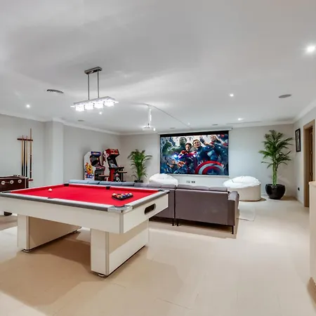 Vacation I Milka, Frontline Golf, Giant Private Heated Pool, Close To High-end Restaurants, 8min Puerto Banus, Cine Villa