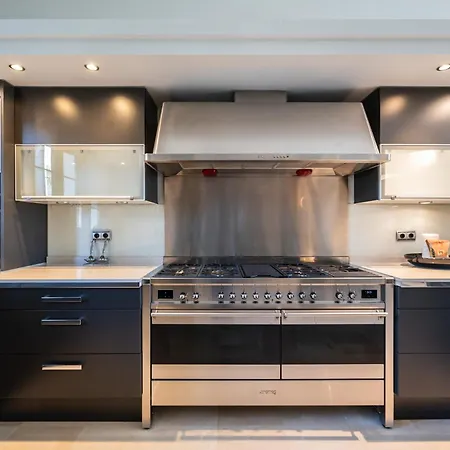 Villa Vacation I Milka, Frontline Golf, Giant Private Heated Pool, Close To High-end Restaurants, 8min Puerto Banus, Cine Marbella