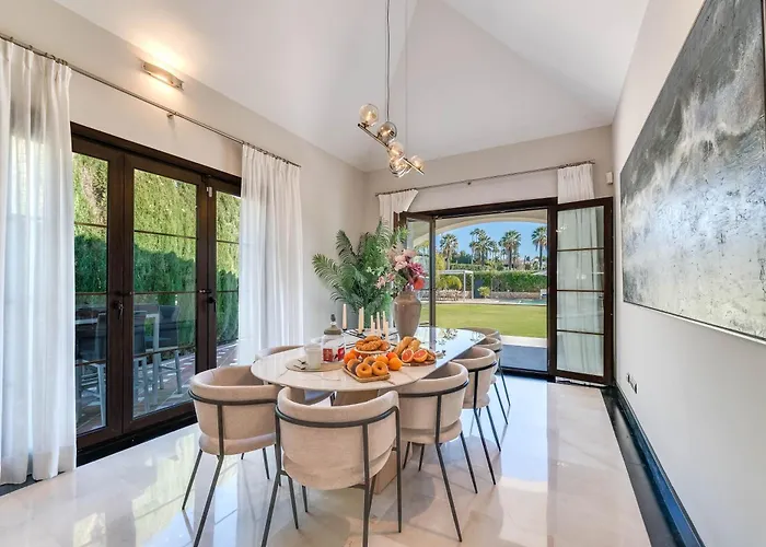 Vacation I Milka, Frontline Golf, Giant Private Heated Pool, Close To High-end Restaurants, 8min Puerto Banus, Cine 빌라