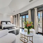 Vacation I Milka, Frontline Golf, Giant Private Heated Pool, Close To High-end Restaurants, 8min Puerto Banus, Cine Villa Marbella