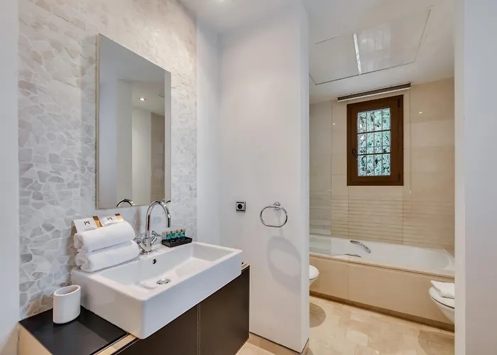 Vacation I Milka, Frontline Golf, Giant Private Heated Pool, Close To High-end Restaurants, 8min Puerto Banus, Cine Marbella