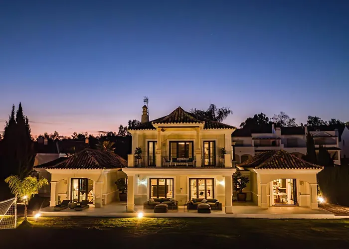 Willa Vacation I Milka, Frontline Golf, Giant Private Heated Pool, Close To High-end Restaurants, 8min Puerto Banus, Cine